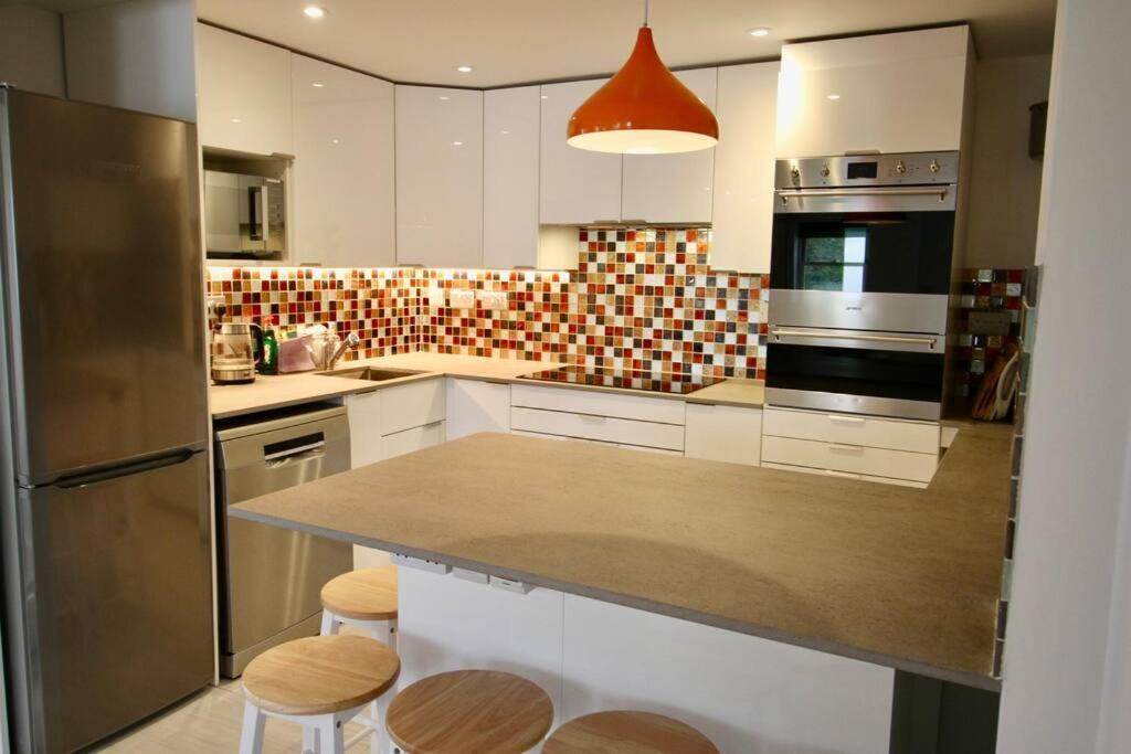 Vernon Place Town Centre, Vernon Cottage 3-Bed With Parking, 1A Vernon Court 2-Bed With Parking, 1B Studio No Parking, Off The High Street Next To Sandford Park Cheltenham Esterno foto