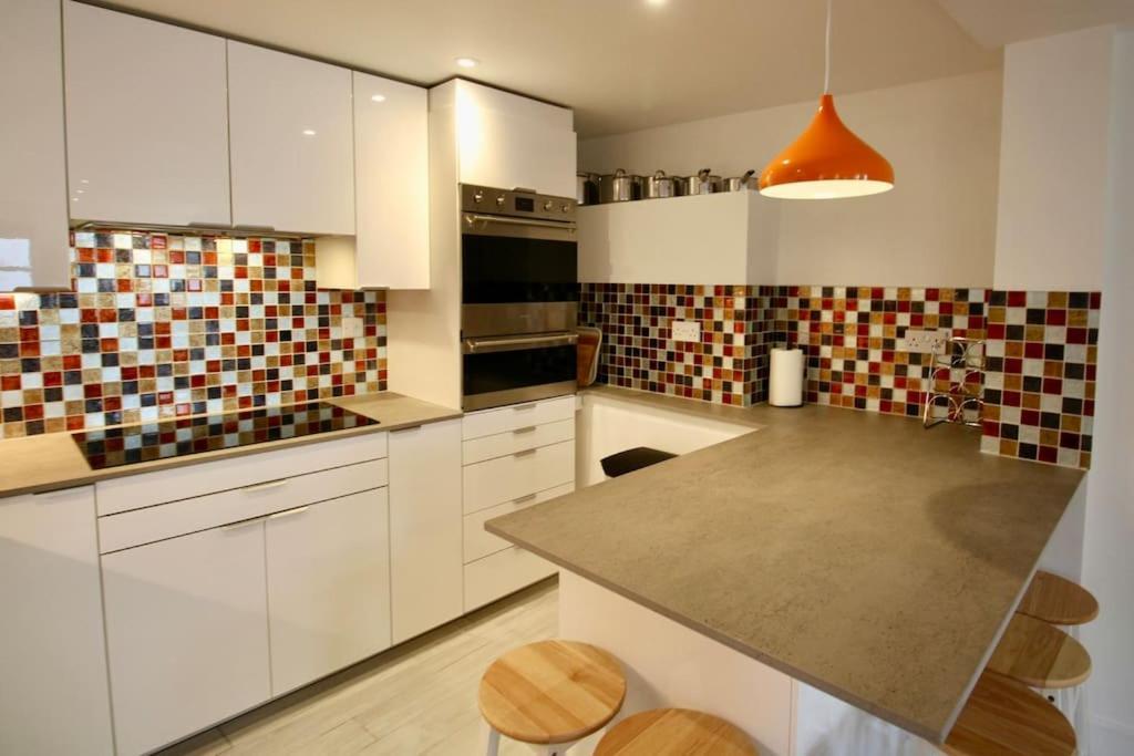 Vernon Place Town Centre, Vernon Cottage 3-Bed With Parking, 1A Vernon Court 2-Bed With Parking, 1B Studio No Parking, Off The High Street Next To Sandford Park Cheltenham Esterno foto