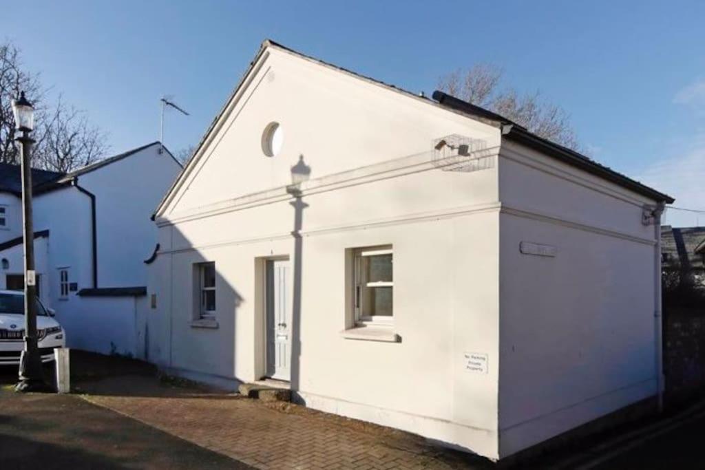 Vernon Place Town Centre, Vernon Cottage 3-Bed With Parking, 1A Vernon Court 2-Bed With Parking, 1B Studio No Parking, Off The High Street Next To Sandford Park Cheltenham Esterno foto