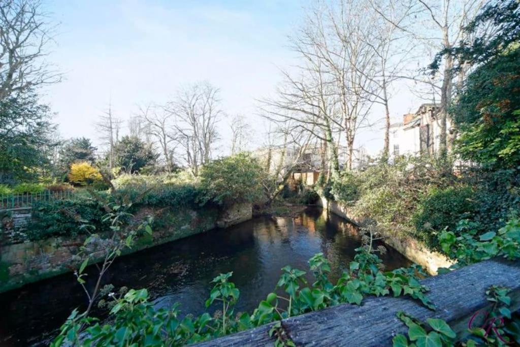 Vernon Place Town Centre, Vernon Cottage 3-Bed With Parking, 1A Vernon Court 2-Bed With Parking, 1B Studio No Parking, Off The High Street Next To Sandford Park Cheltenham Esterno foto