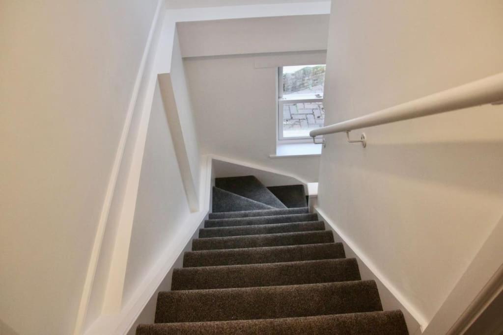 Vernon Place Town Centre, Vernon Cottage 3-Bed With Parking, 1A Vernon Court 2-Bed With Parking, 1B Studio No Parking, Off The High Street Next To Sandford Park Cheltenham Esterno foto