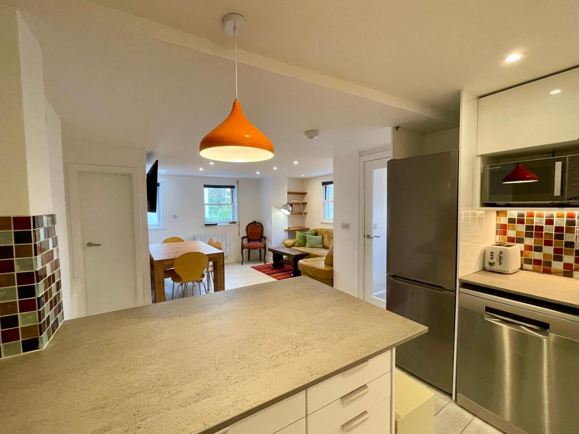 Vernon Place Town Centre, Vernon Cottage 3-Bed With Parking, 1A Vernon Court 2-Bed With Parking, 1B Studio No Parking, Off The High Street Next To Sandford Park Cheltenham Esterno foto
