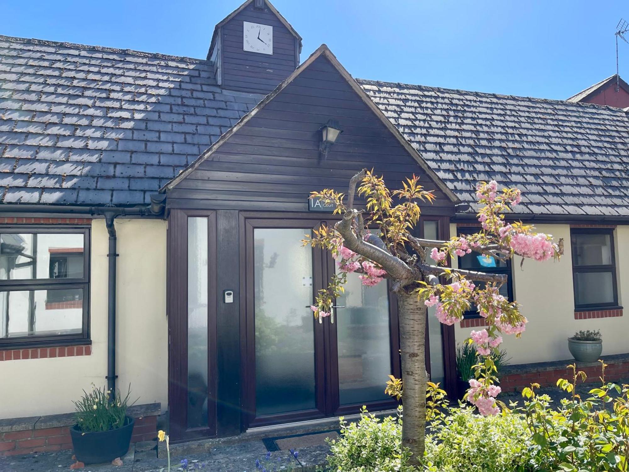 Vernon Place Town Centre, Vernon Cottage 3-Bed With Parking, 1A Vernon Court 2-Bed With Parking, 1B Studio No Parking, Off The High Street Next To Sandford Park Cheltenham Esterno foto